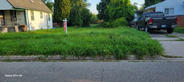0.12 Acres in Pontiac, Michigan - Image 4